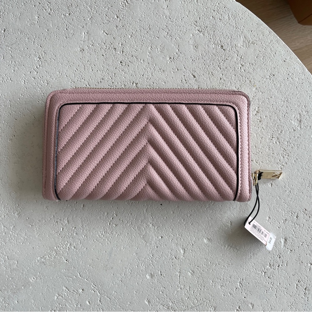 Victoria's Secret Large Quilted Women’s Wallet with Zip Pink - Picture 5 of 7